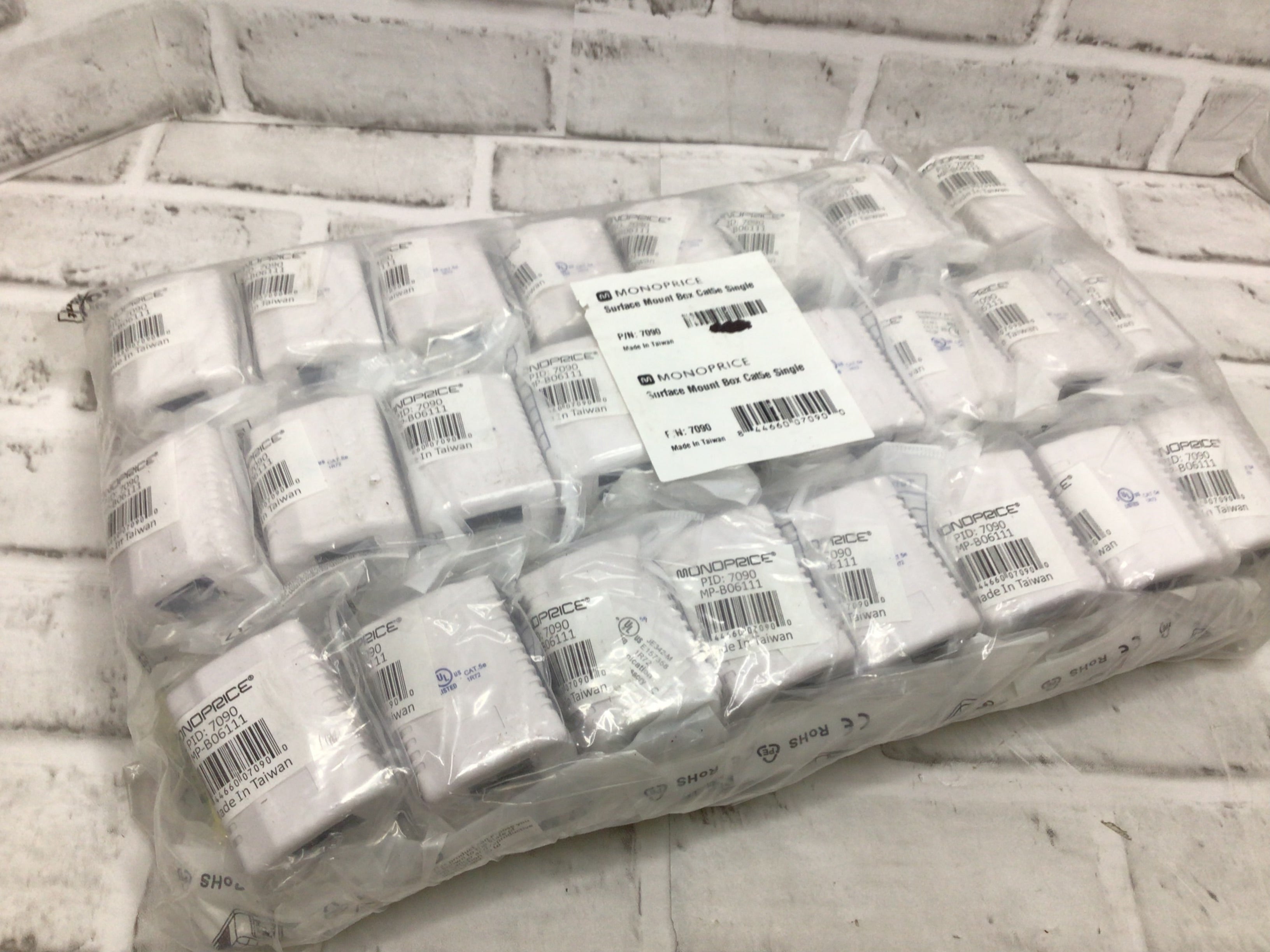 MONOPRICE 7090 Surface Mount Box,Cat5e,1P,White (48 pcs) (8136735228142)